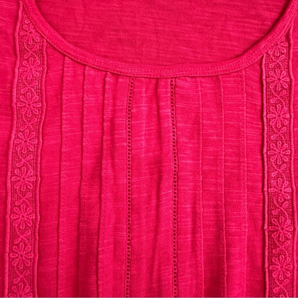 Chico’s Shirt Womens Size 2 Magenta Pleated Lace Top - Picture 2 of 13